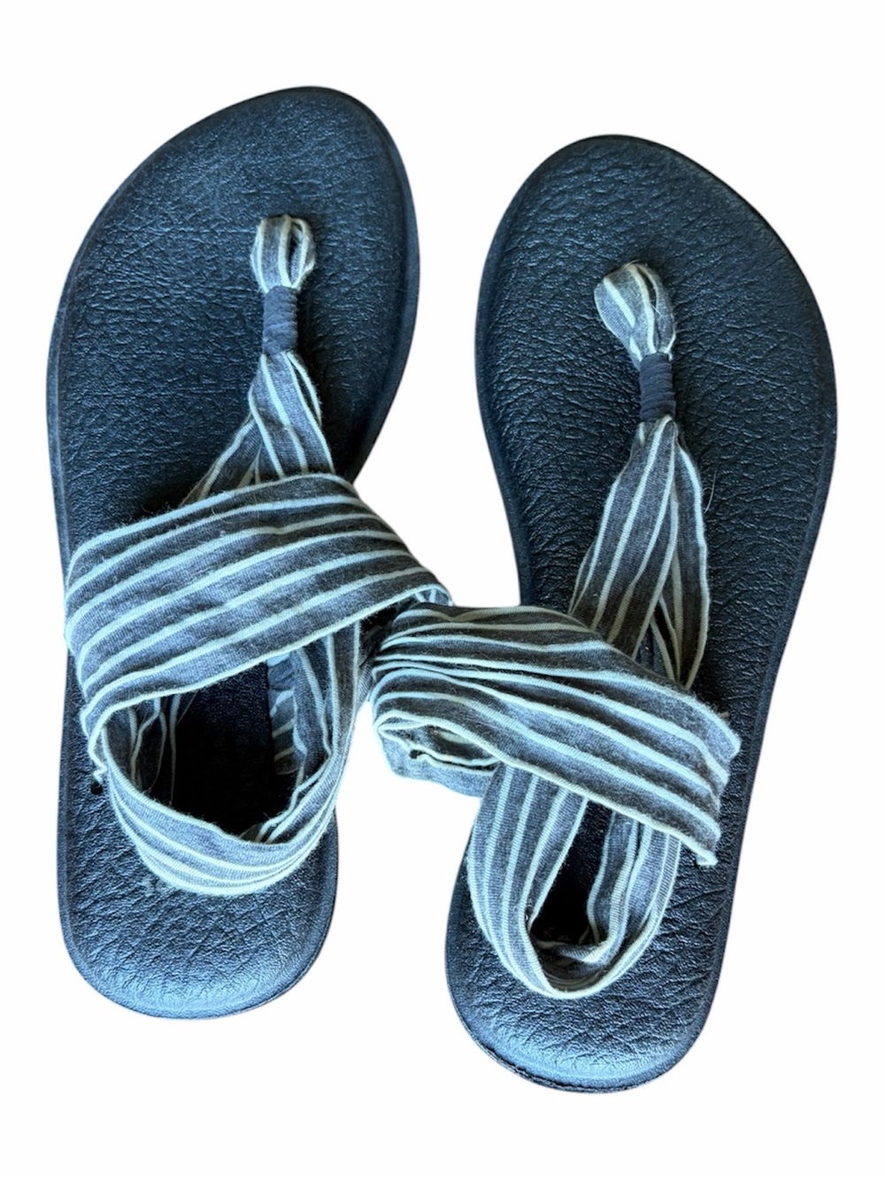Sanuk Yoga Mat Striped Black and Gray Fabric Toe-Loop Sandals